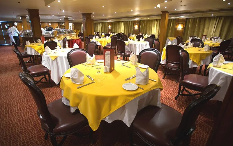 LA Sara Nile Cruise with Nilo Cruise 10
