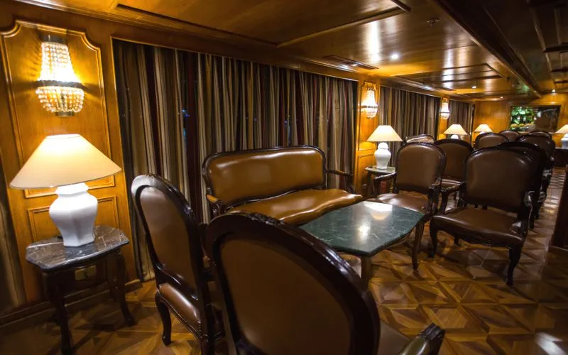 LA Sara Nile Cruise with Nilo Cruise 11