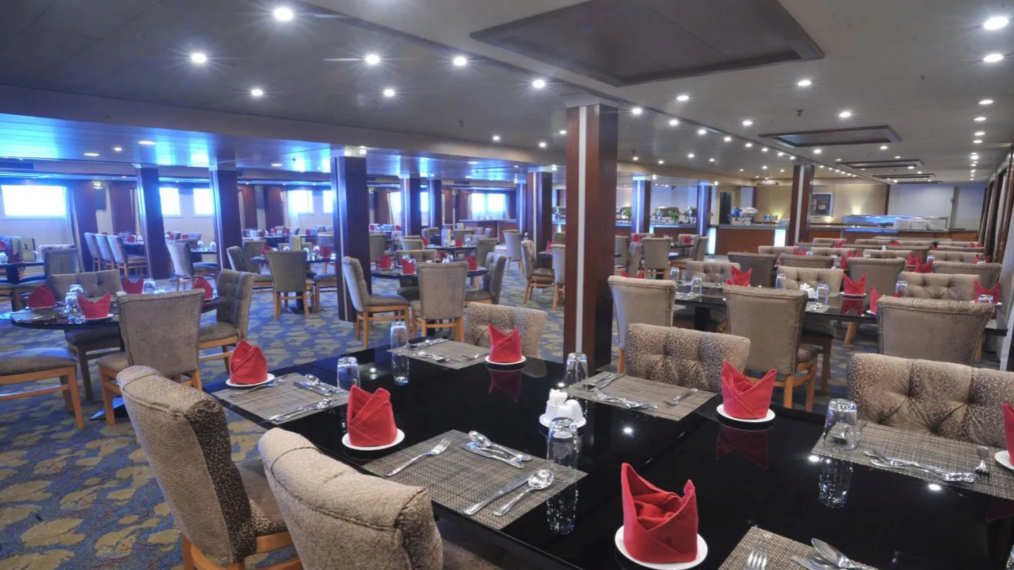 Royal Esadora Nile Cruise with nilo cruise 4